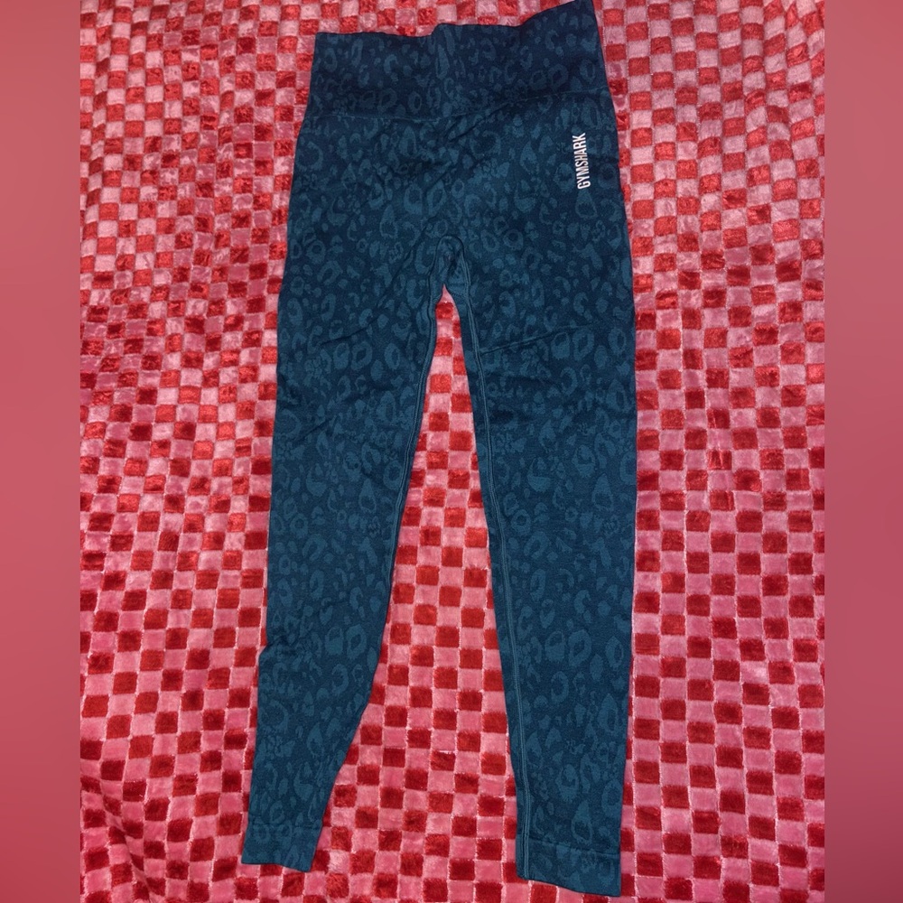 Gymshark scrunch butt leggings. Size S.